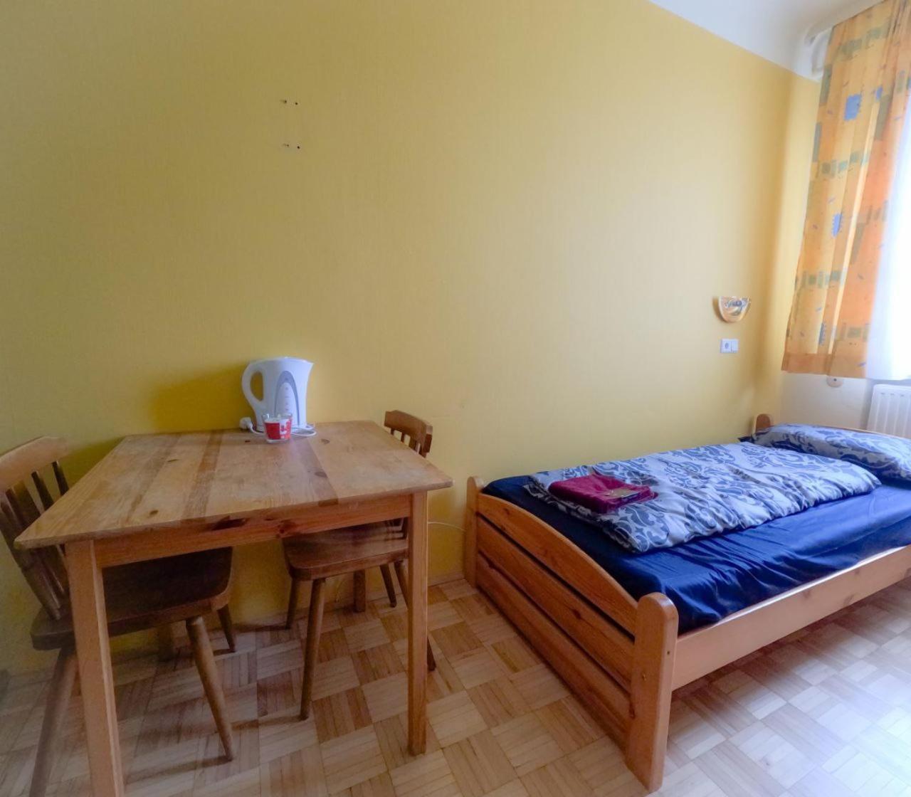 Cozy Rooms - U3 Hutteldorferstrasse Vienna Luaran gambar